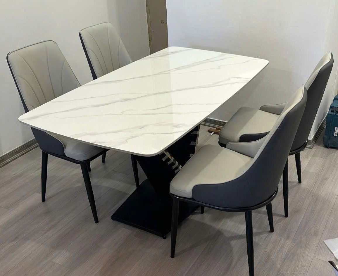 Ban an 4 ghe tai TPHCM