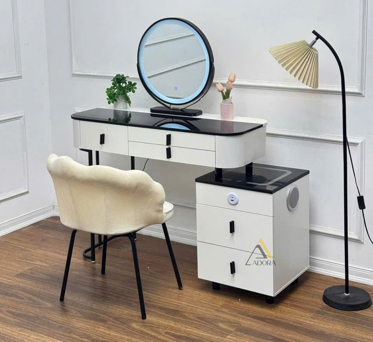 Bàn trang điểm Adora BP01