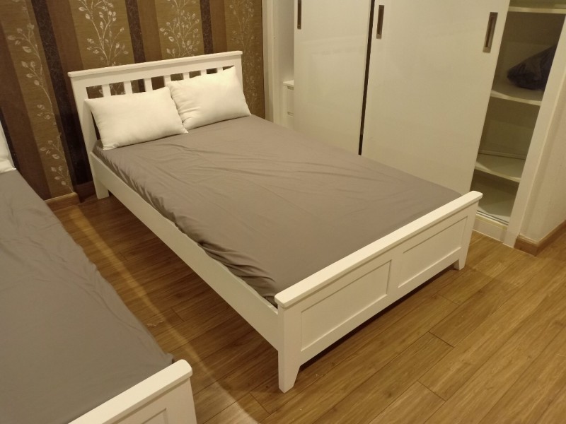 Giường ngủ gỗ thông 1m2-1m4