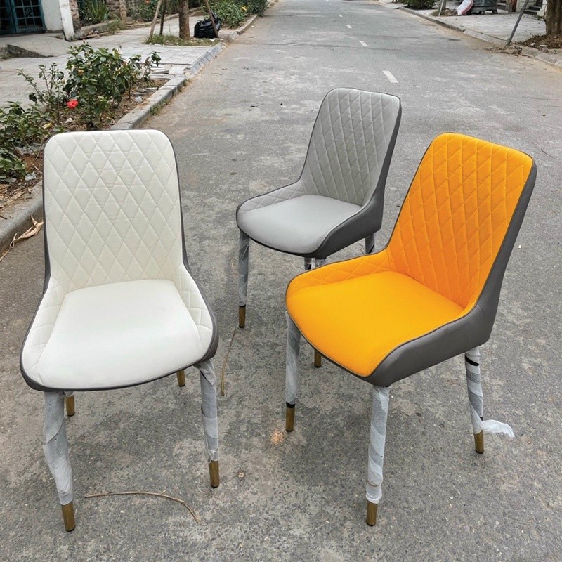 Bàn ăn đá Ceramic bóng chân chữ U kết hợp cùng ghế Molly