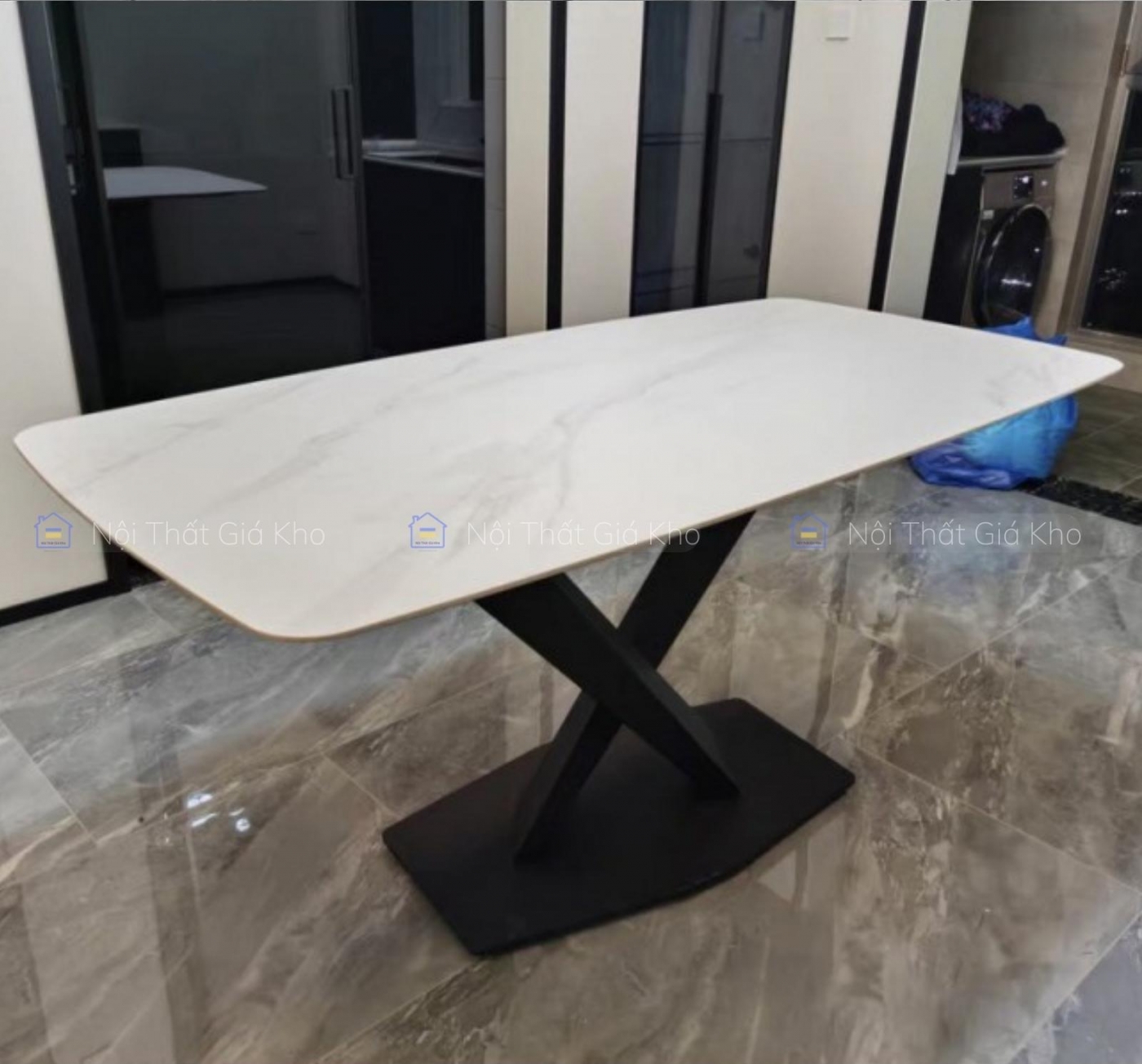 Bàn ăn mặt đá Ceramic chân chéo chữ X