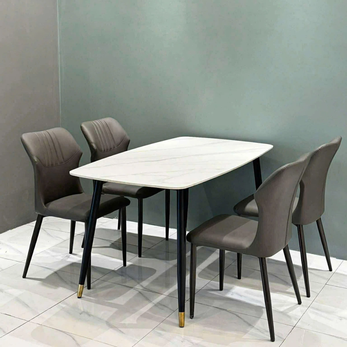 Bàn ăn mặt đá ceramic chân côn