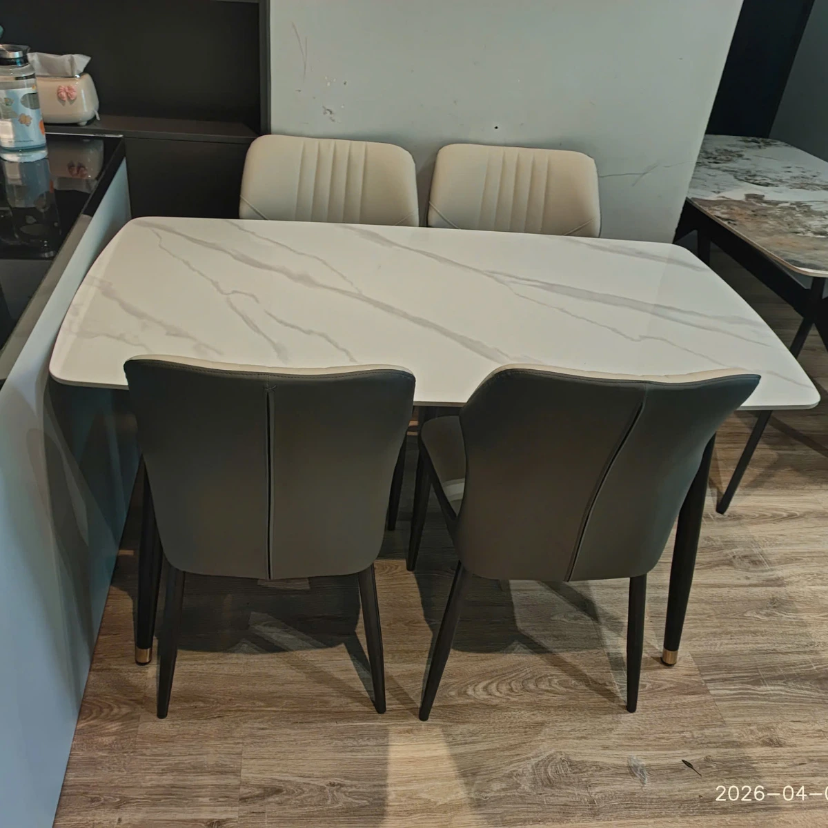 Bàn ăn mặt đá ceramic chân côn 4 ghế Cozy