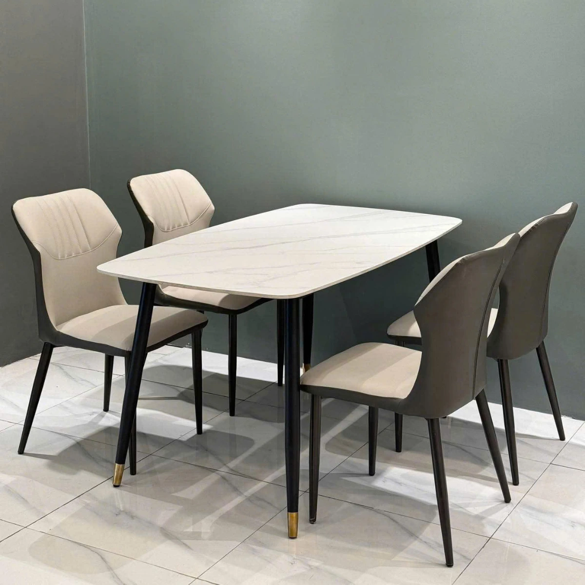 Bàn ăn mặt đá ceramic chân côn 4 ghế Cozy