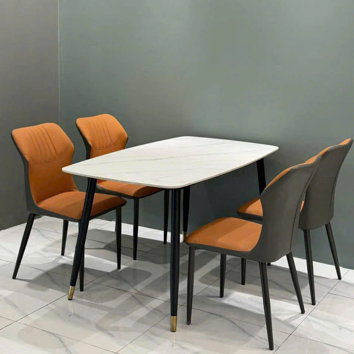 Bàn ăn mặt đá ceramic chân côn 4 ghế Cozy
