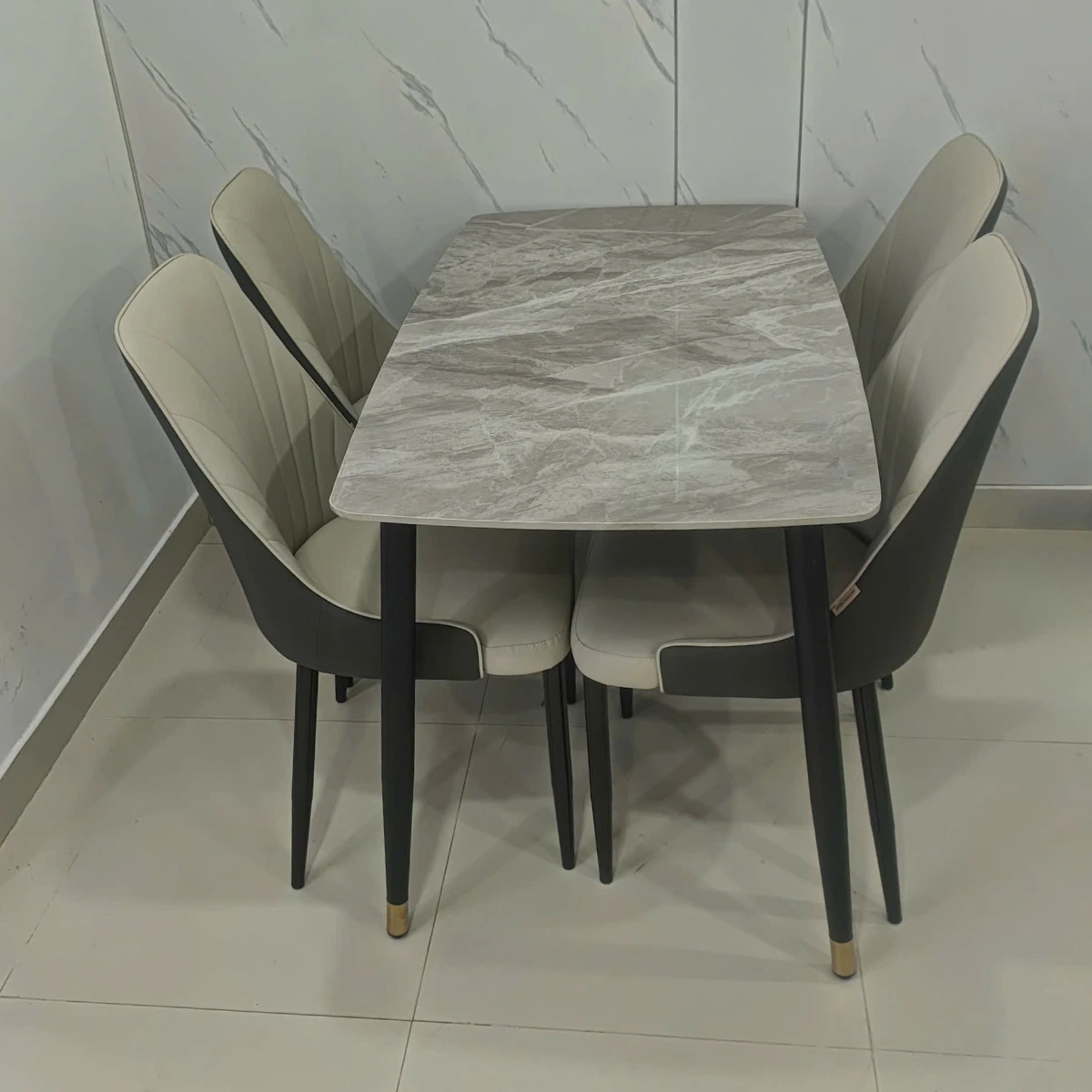 Bàn ăn mặt đá ceramic chân côn 4 ghế Pamper