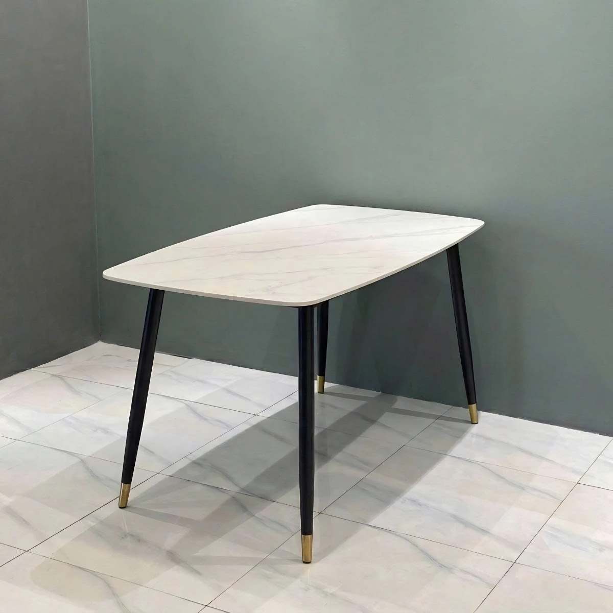 Bàn ăn mặt đá ceramic chân côn
