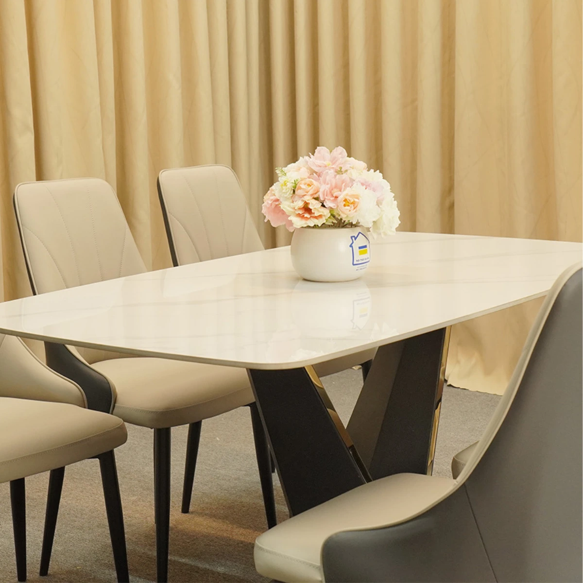 Bàn ăn mặt đá ceramic chân V Adora Pamper