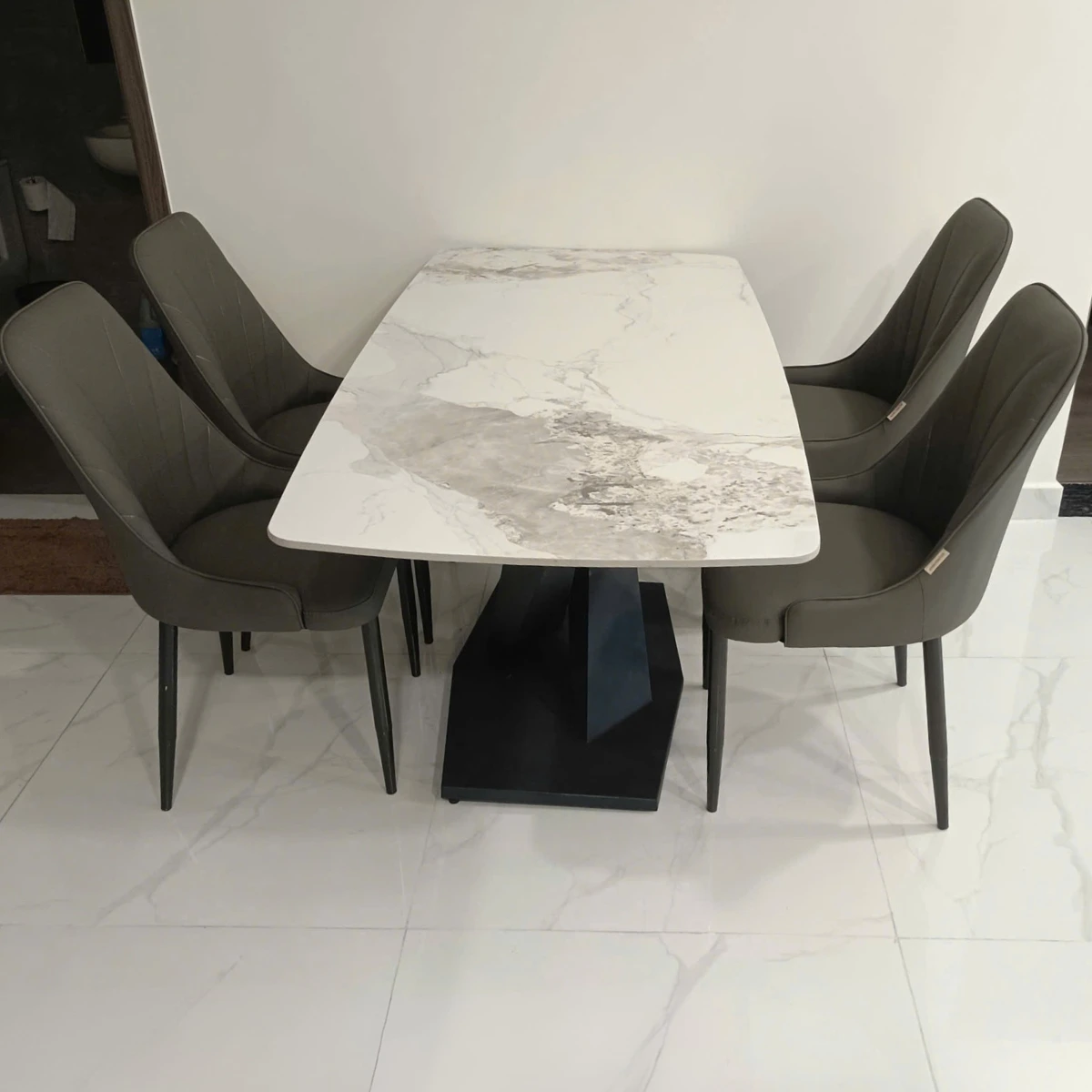 Bàn ăn mặt đá ceramic chân X Adora Pamper