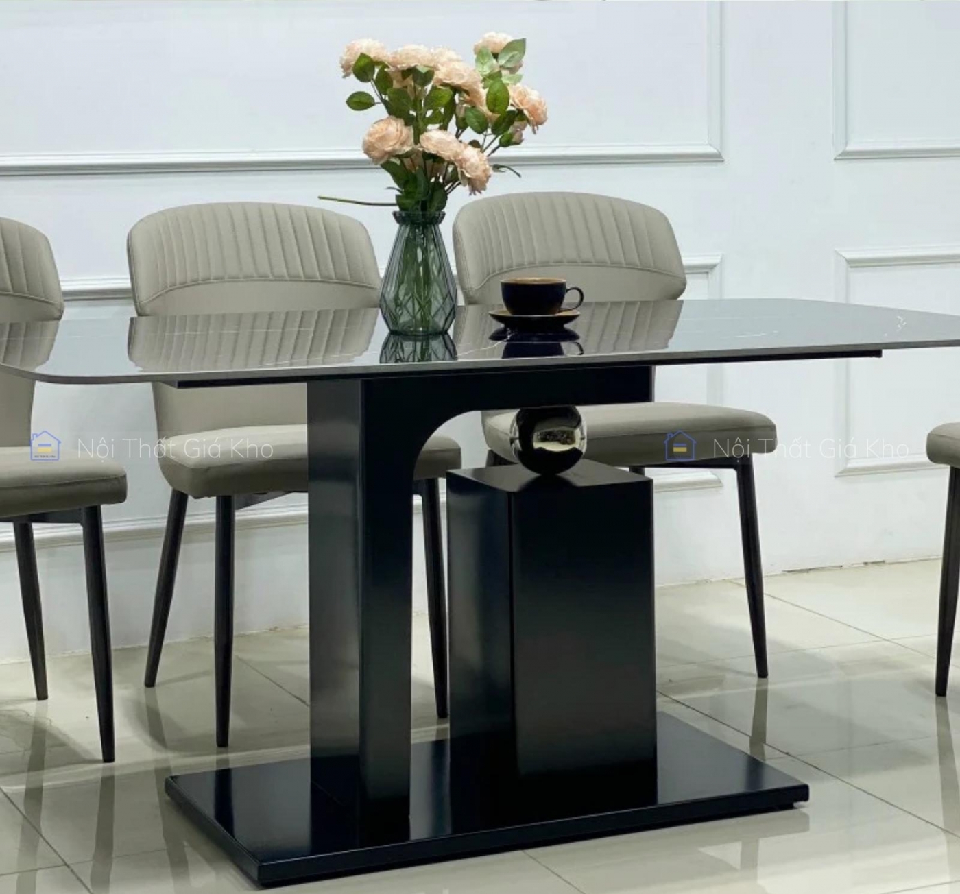 Bàn ăn mặt đá chân hợp kim