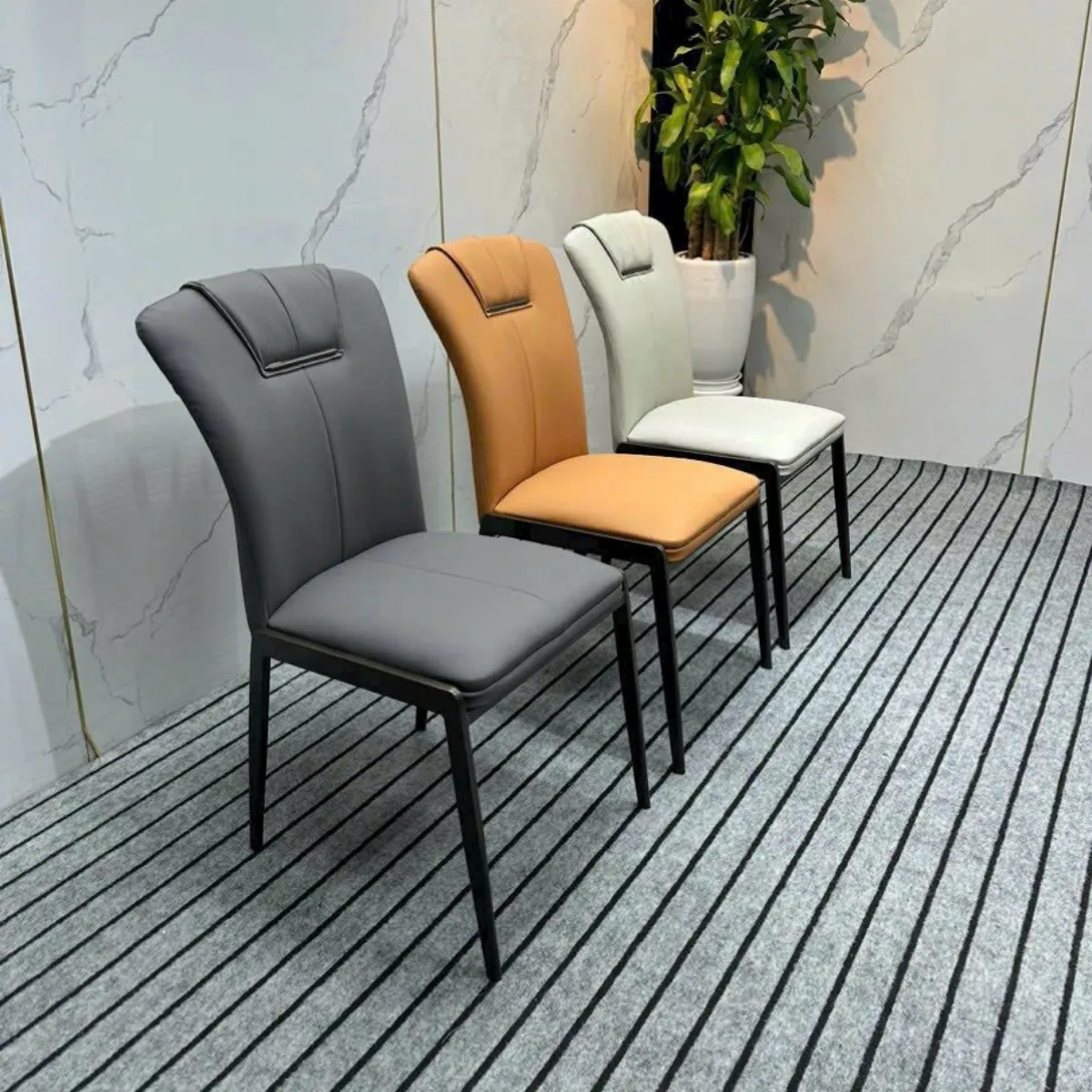 Bàn ăn thông minh mặt đá Ceramic kéo dài ghế Maris