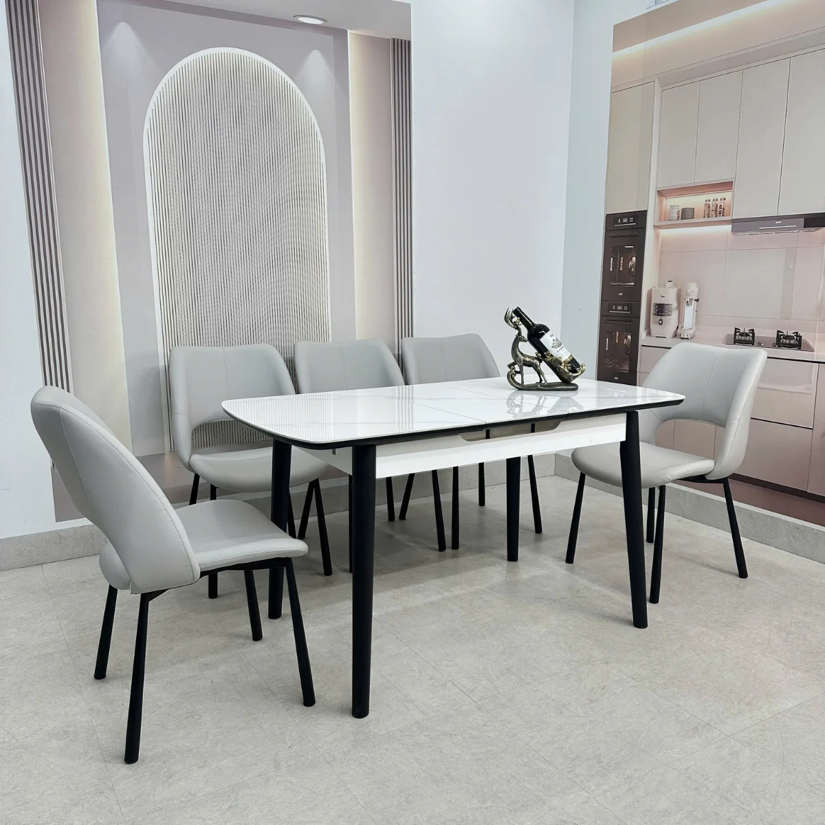 Bàn ăn thông minh mặt đá ceramic kéo dài ghế Mutali
