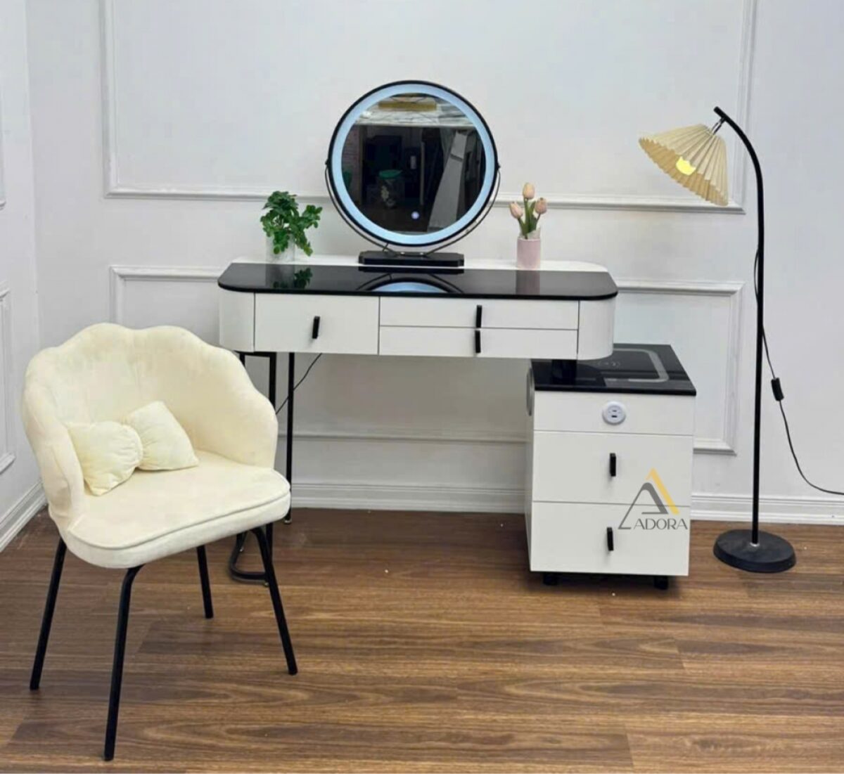 Bàn trang điểm Adora BP01
