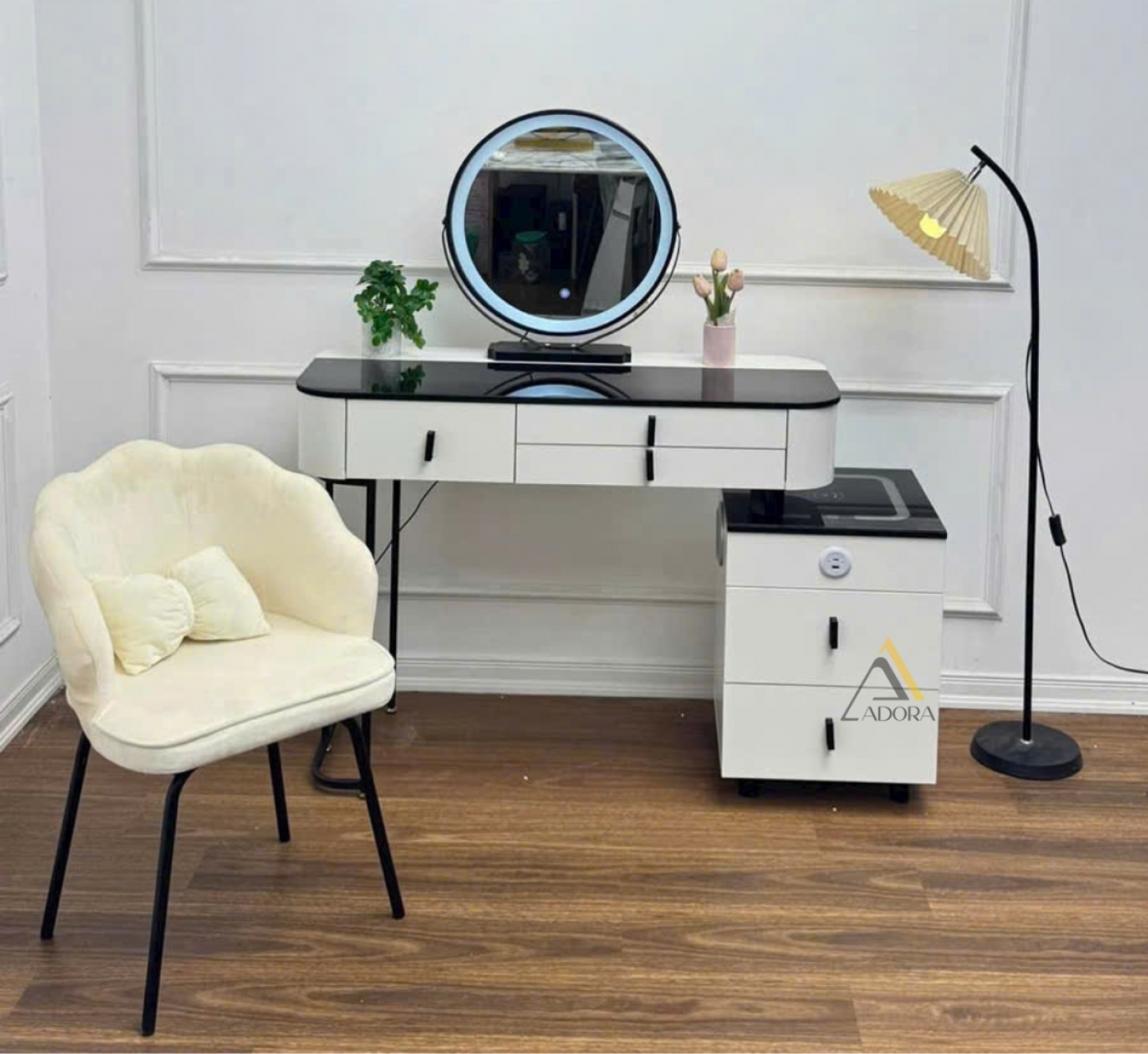 Bàn trang điểm Adora BP01