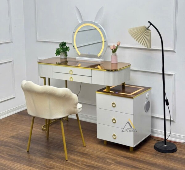 Bàn trang điểm Adora BP02