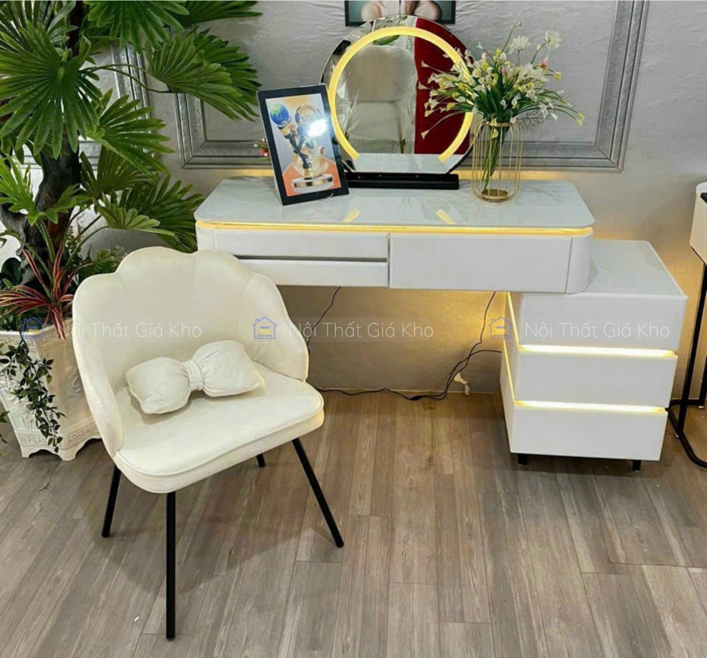 Bàn trang điểm kèm ghế hiện đại GK10