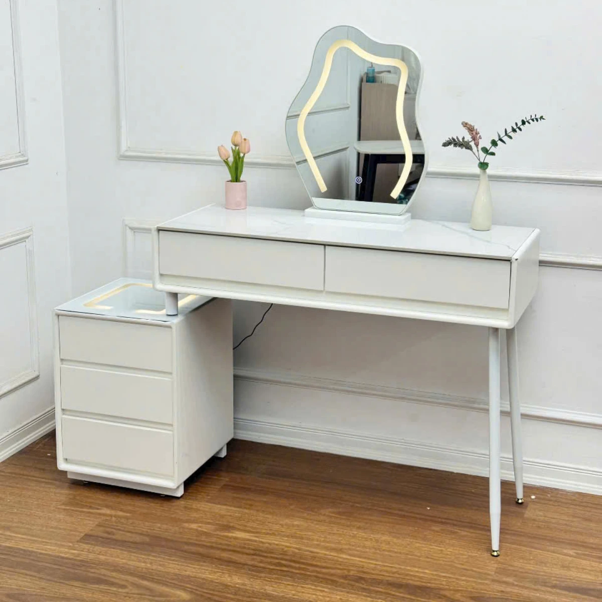 Bàn trang điểm kèm ghế hiện đại GK16