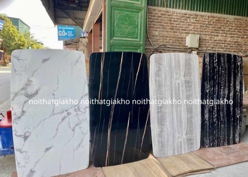 So sánh bàn ăn mặt đá tự nhiên và đá nhân tạo