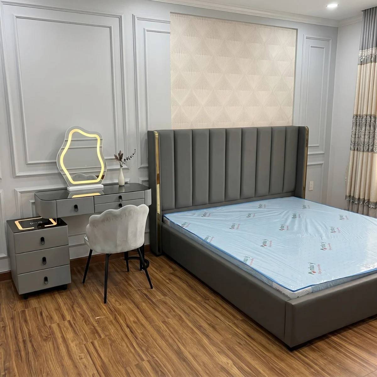 Giường bọc da ADORA TL01