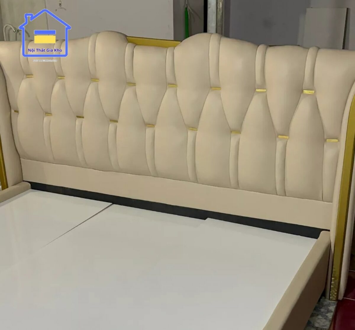 Giường bọc nệm Adora 1m6,1m8