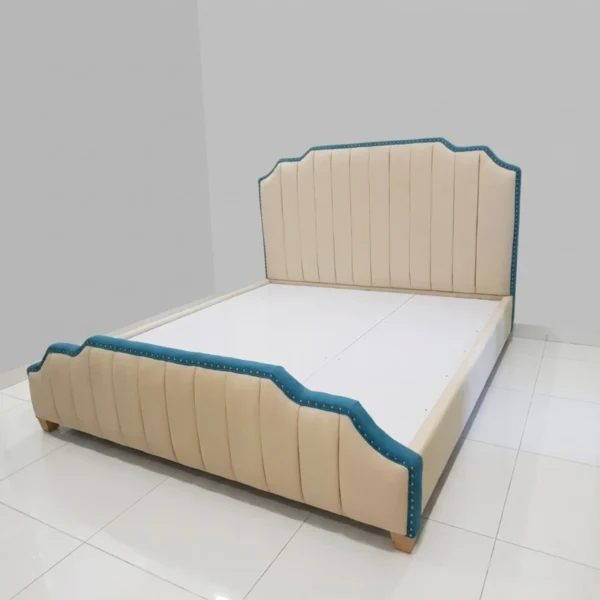 Giường bọc nệm tân cổ điển Adora
