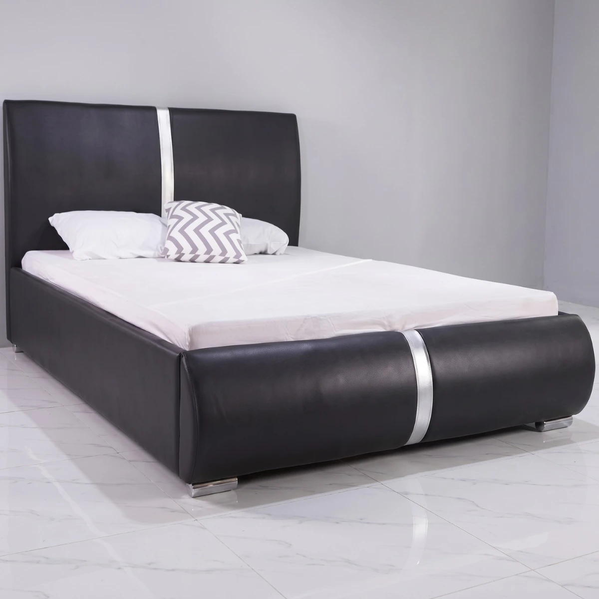 Giường ngủ bọc nệm da Adora TL07