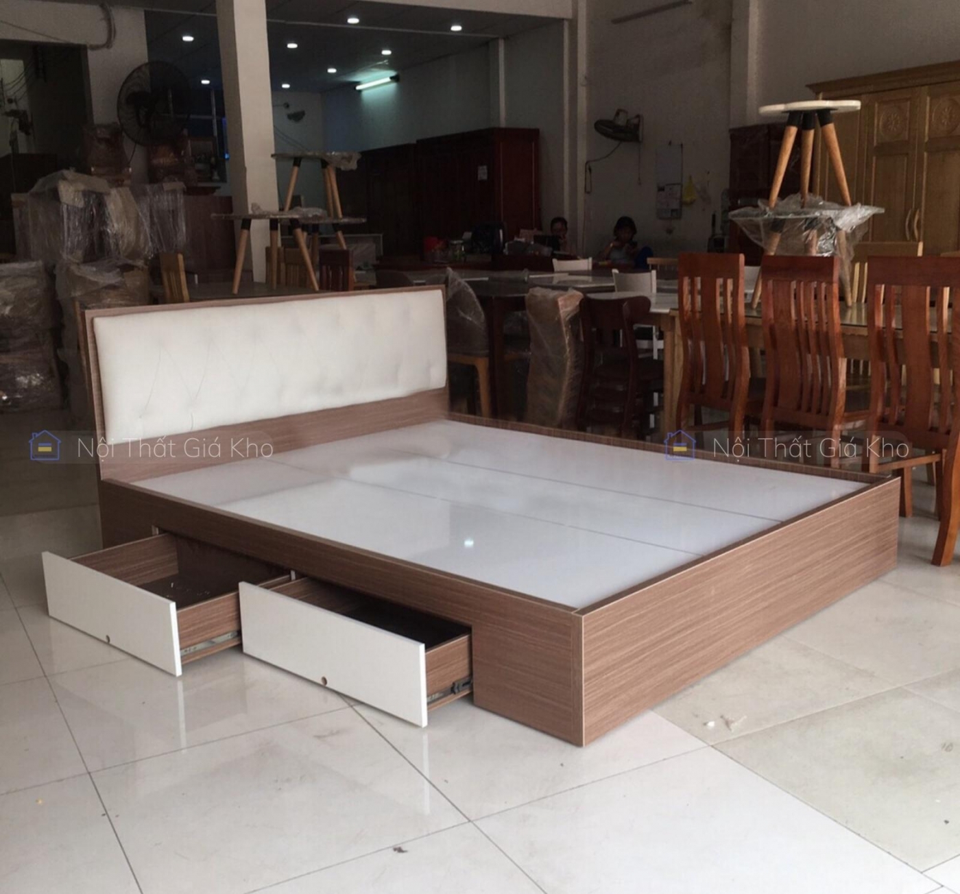Giường ngủ gỗ MDF bọc nệm có 2 hộc kéo