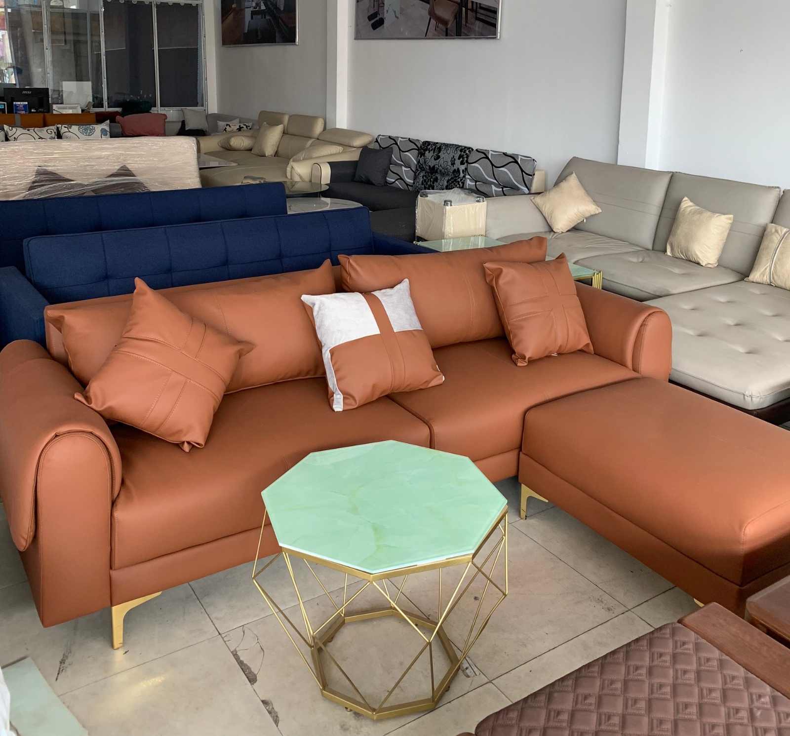 Hệ thống cửa hàng Nội Thất Giá Kho