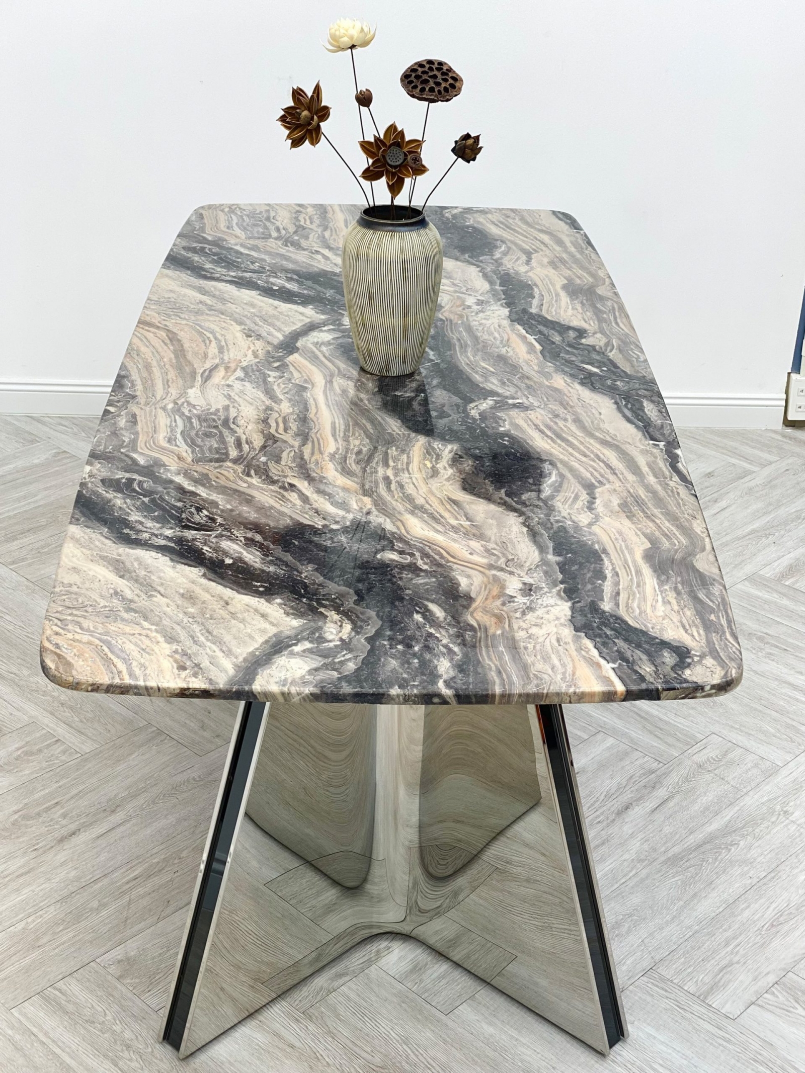 So sánh đá Ceramic với đá Bạch Ngọc