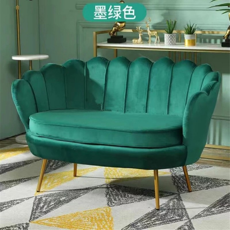 Sofa băng phòng khách vỏ sò chân sắt mạ vàng
