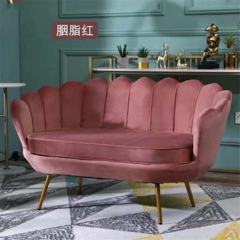 Sofa băng phòng khách vỏ sò chân sắt mạ vàng