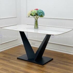 Bàn ăn mặt đá chân V nhập khẩu