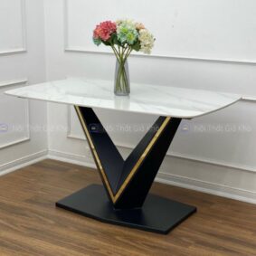 Bàn ăn mặt đá chân V viền vàng